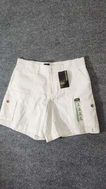 Lee Women's Ultra Lux Comfort Mid Rise Cargo Shorts, White, Size 12